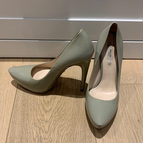 Shiny beige Prada 37,5 very high heels - Picture 1 of 3
